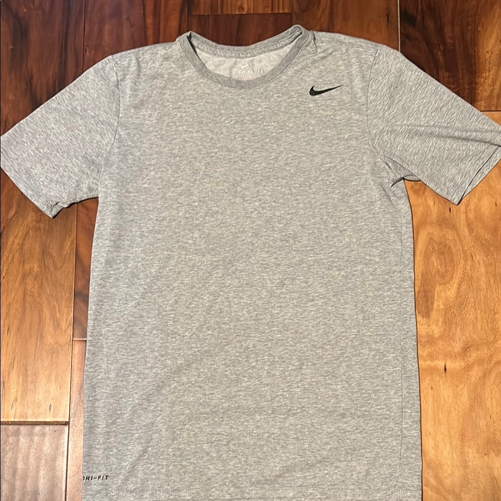Nike Men's Gray Dri-FIT Shirt